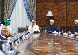 ملك البحرين يتعهد ببناء 30 معهدا أزهريا دعمًا لرسالة الأزهر الوسطية