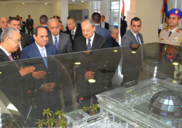 الرئيس السيسي يفتتح مبنى النيابة العامة الجديد ويجتمع بالقيادات ويتسلم درعا تذكاريا