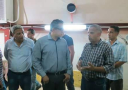 بالصور.. وزير الآثار يتفقد مركب خوفو ويهنئ الفريق بجائزة الأيكوم
