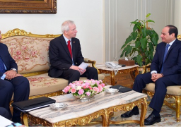 الرئيس يعرب لوزير خارجية كندا عن تطلع مصر لتعزيز العلاقات الثنائية على جميع الأصعدة