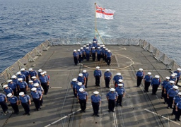 البحرية البريطانية تعلن استعدادها للمساعدة في البحث عن الطائرة المصرية المفقودة