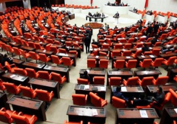 البرلمان التركي يصادق على تعديلات دستورية لرفع الحصانة عن 138 نائبا