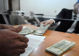 الدولار يخسر 35 قرشا بالسوق السوداء بعد ارتفاع الاحتياطي النقدي