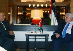 الرئيس الفلسطيني يستقبل سامح شكري بمقر إقامته بالقاهرة