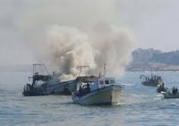 الزوارق الإسرائيلية تعتقل صيادين فلسطينيين قبالة سواحل شمال قطاع غزة