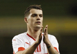 أرسنال يعلن التعاقد مع السويسري تشاكا