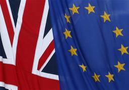 حملة بقاء بريطانيا في الاتحاد الأوروبي تحشد السياسيين من مختلف الأحزاب لإقناع الناخبين