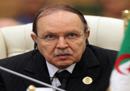 بوتفليقة يبعث ببرقية عزاء إلى الرئيس عبد الفتاح السيسي في حادث الطائرة المصرية