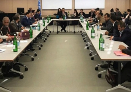 تواصل المشاورات الكويتية مع وفدي الحكومة اليمنية والحوثيين