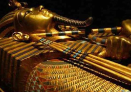 علماء آثار مصريون وأجانب يبحثون ترميم ونقل توت عنخ آمون