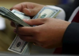 خبير اقتصادي يتوقع هبوط الدولار دون مستوى 10 جنيهات بالسوق الموازية