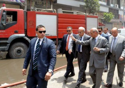 رئيس الوزراء يتفقد الغورية بعد السيطرة على الحريق الذى شب فيها