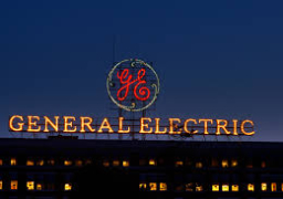 وزير الطيران يبحث التعاون مع رئيس شركة جنرال الكتريك العالمية