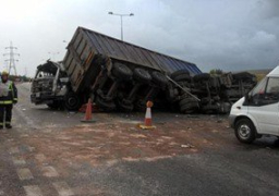 توقف حركة المرور أعلى دائرى الوراق بسبب انقلاب مقطورة