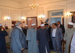 محافظ المنيا يلتقي ممثلي بيت العائلة المصرية فى قرية الكرم