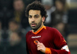 محمد صلاح يريد أن يؤهل مصر لكأس العالم و”روما” قد تمنعه من المشاركة بأمم إفريقيا