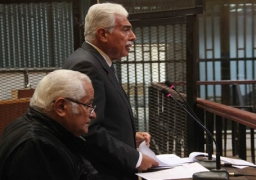 اليوم .. الحكم على نظيف فى استغلال النفوذ والكسب غير المشروع