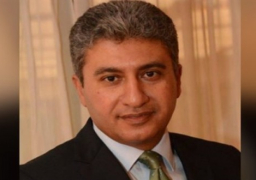 وزير الطيران المدني يبحث سبل استئناف حركة السياحة والطيران مع روسيا