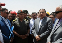 “مدبولى” و”الوزير” يتفقدان العمل بالعاصمة الإدارية الجديدة