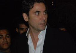 “جنح مدينة نصر” تقضى بحبس الفنان أحمد عز 3 سنوات بتهمة سب وقذف “زينة”