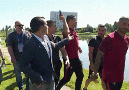 المراسل البرتغالي يطالب رونالدو بالاعتذار عن واقعة الميكروفون