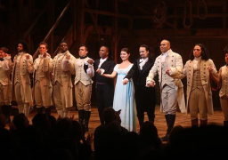 المسرحية الموسيقية “هاميلتون” تتصدر ترشيحات جوائز توني