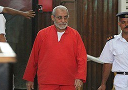 تأجيل محاكمة بديع وقيادات الإخوان في “الاعتصام المسلح برابعة” إلى 9 أغسطس