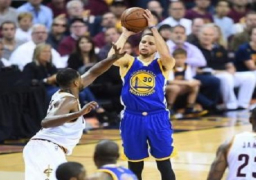 كليفلاند يهزم وريورز ويقلص الفارق في نهائي دوري السلة الامريكي