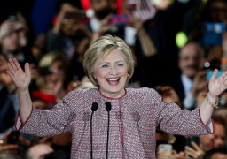 كلينتون تفوز في الجولة الاخيرة من الانتخابات التمهيدية