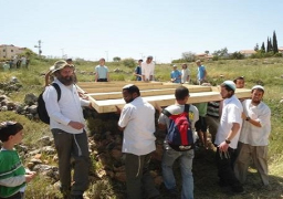 مستوطنون يقومون بتجريف 15 دونما من اراضي بجنوب بيت لحم