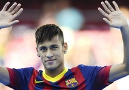 نيمار يقترب من تجديد عقده مع البارسا بعد تسوية مشاكله القضائية