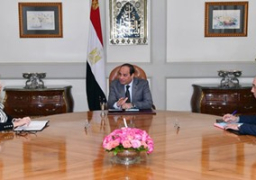 السيسي يؤكد أهمية مواصلة العمل بوتيرة سريعة لتحقيق التنمية الشاملة لأهالي سيناء