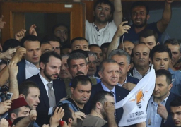 أردوغان يحث انصاره على البقاء فى الشوارع ويؤكد سيطرته على السلطة