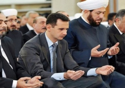 الاسد يؤدي صلاة عيد الفطر في حمص