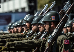 الجيش التركي يعلن تولي السلطة على البلاد