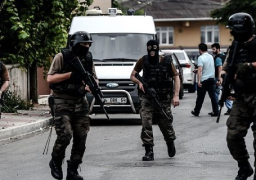 السلطات التركية توقف 3 من كبار رجال الأعمال