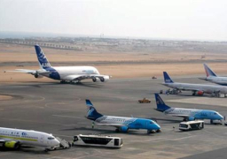 انتظام حركة الطيران بالمطارات المصرية ولم تتأثر بإلغاء التوقيت الصيفي