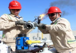 النفط يرتفع بعد انخفاض المخزونات الأمريكية للأسبوع التاسع