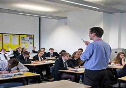 بدء إضراب المعلمين في إنجلترا احتجاجاً على نقص تمويل المدارس