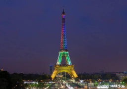عمدة باريس : إضاءة برج إيفل مساء اليوم بألوان العلم الألماني تكريما لضحايا حادث ميونخ