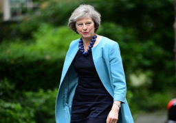 تيريزا ماي رئيسة لوزراء بريطانيا بعد قبولها تشكيل الحكومة