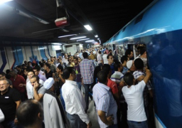 المترو: تكدس ببعض المحطات جراء خفض سرعة القطارات بسبب عطل فني