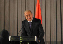 قبل مغادرته نواكشوط .. رئيس الوزراء يسلم رسالة للرئيس الموريتانى من السيسى