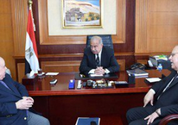 رئيس الوزراء يبحث مع وزيرى العدل وشئون مجلس النواب عدد من الملفات الهامة