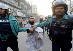 شرطة بنجلاديش تواصل تحرياتها للتأكد من هوية جناة “مطعم دكا”