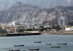 ضبط سفينة تحمل أسلحة للحوثيين