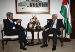 كيري وعباس يتفقان على مواصلة دفع جهود السلام
