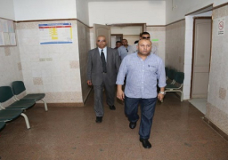 محافظ المنوفية يجازى 3 رؤساء قرى ويثيب 12 طبيب بالوحدات الصحية