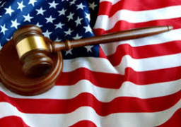 قتيلان في محكمة امريكية بنيران سجين سطا على سلاح شرطي