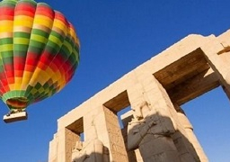 19 رحلة بالون طائر تقل 330 سائحا خلال يومين بالأقصر
